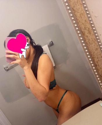 Loe, 23  female escort, Fort Myers
